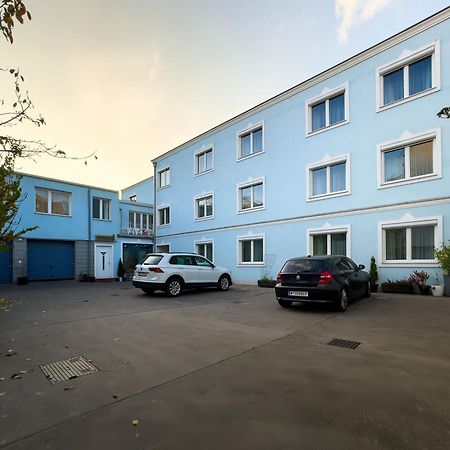 Pension Erlaa Vienna Exterior photo