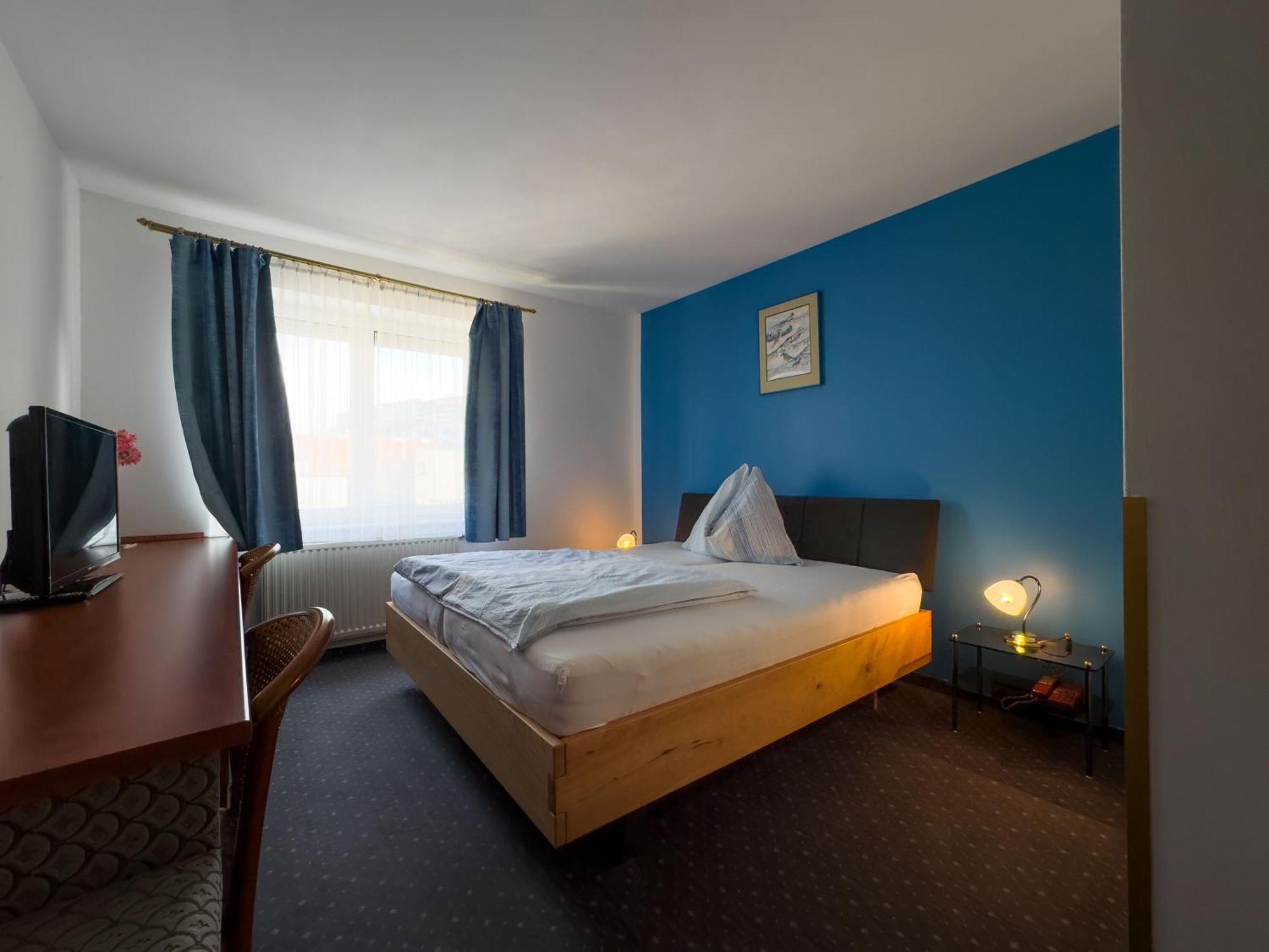 Pension Erlaa Vienna Exterior photo