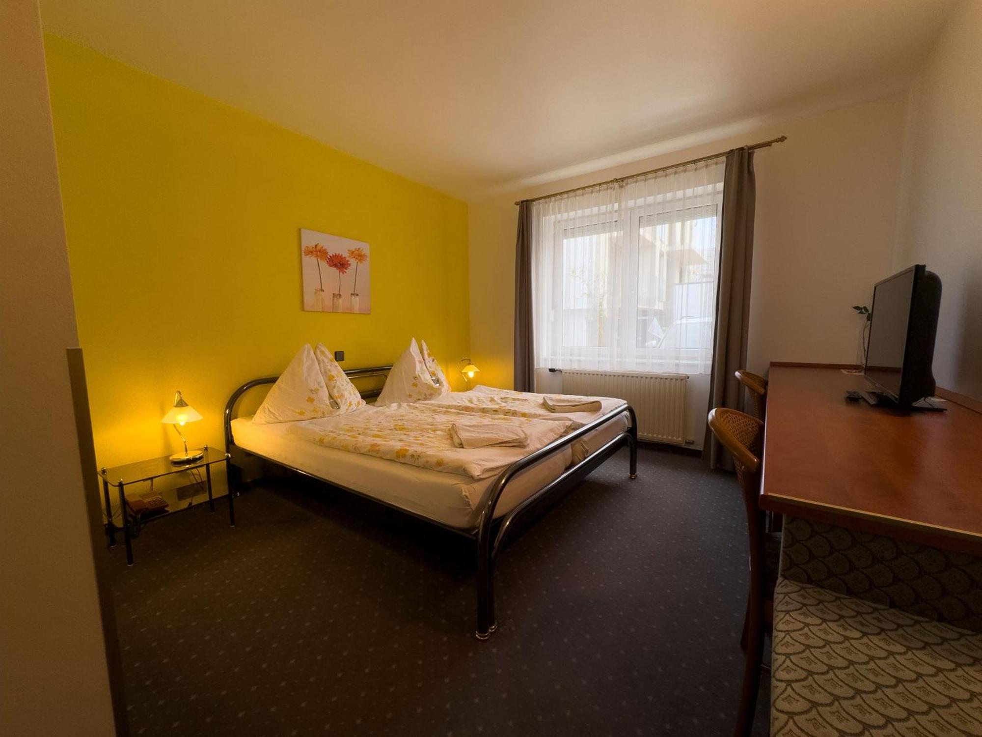 Pension Erlaa Vienna Exterior photo